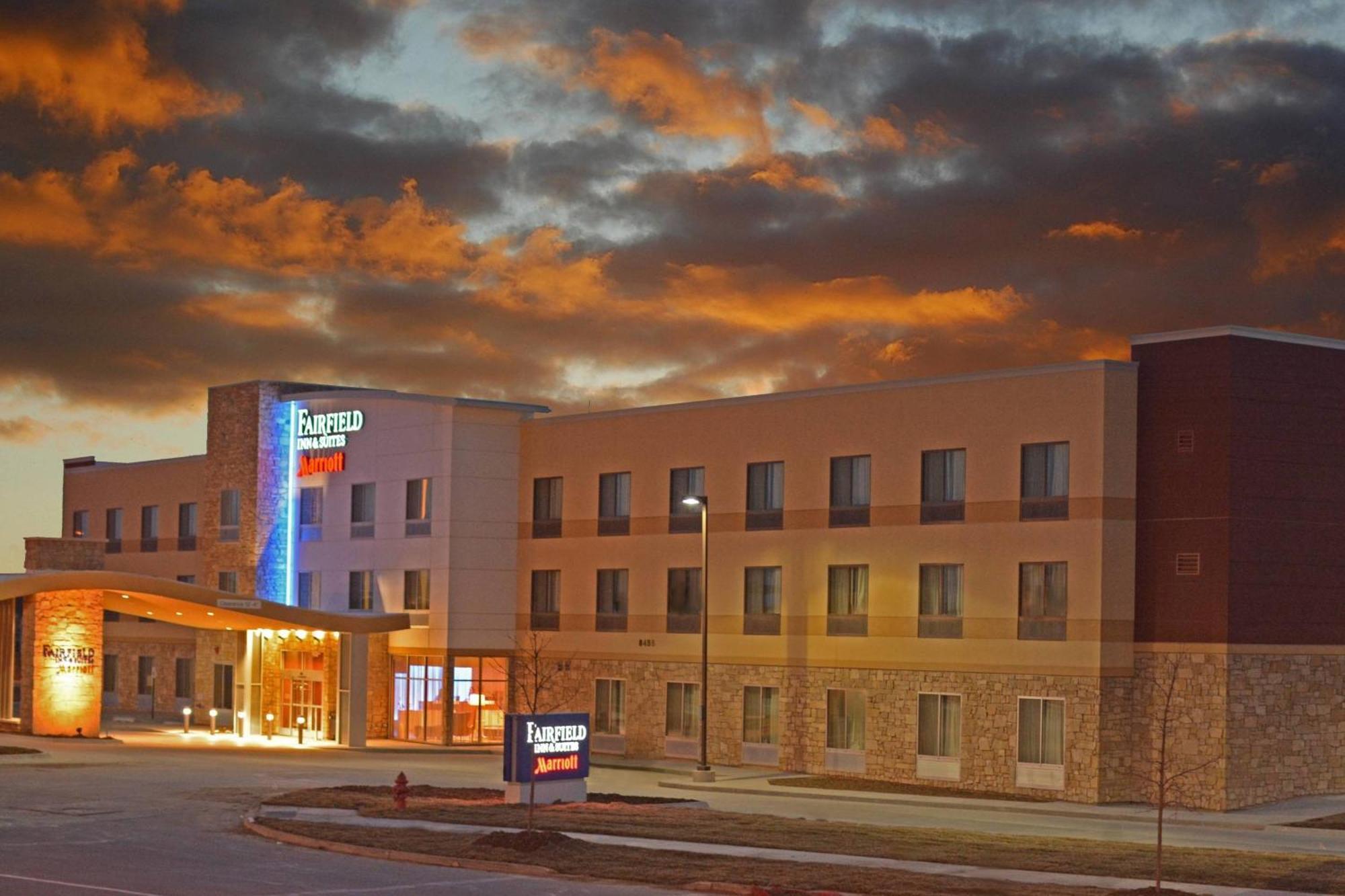 Fairfield Inn & Suites By Marriott Lincoln Southeast מראה חיצוני תמונה