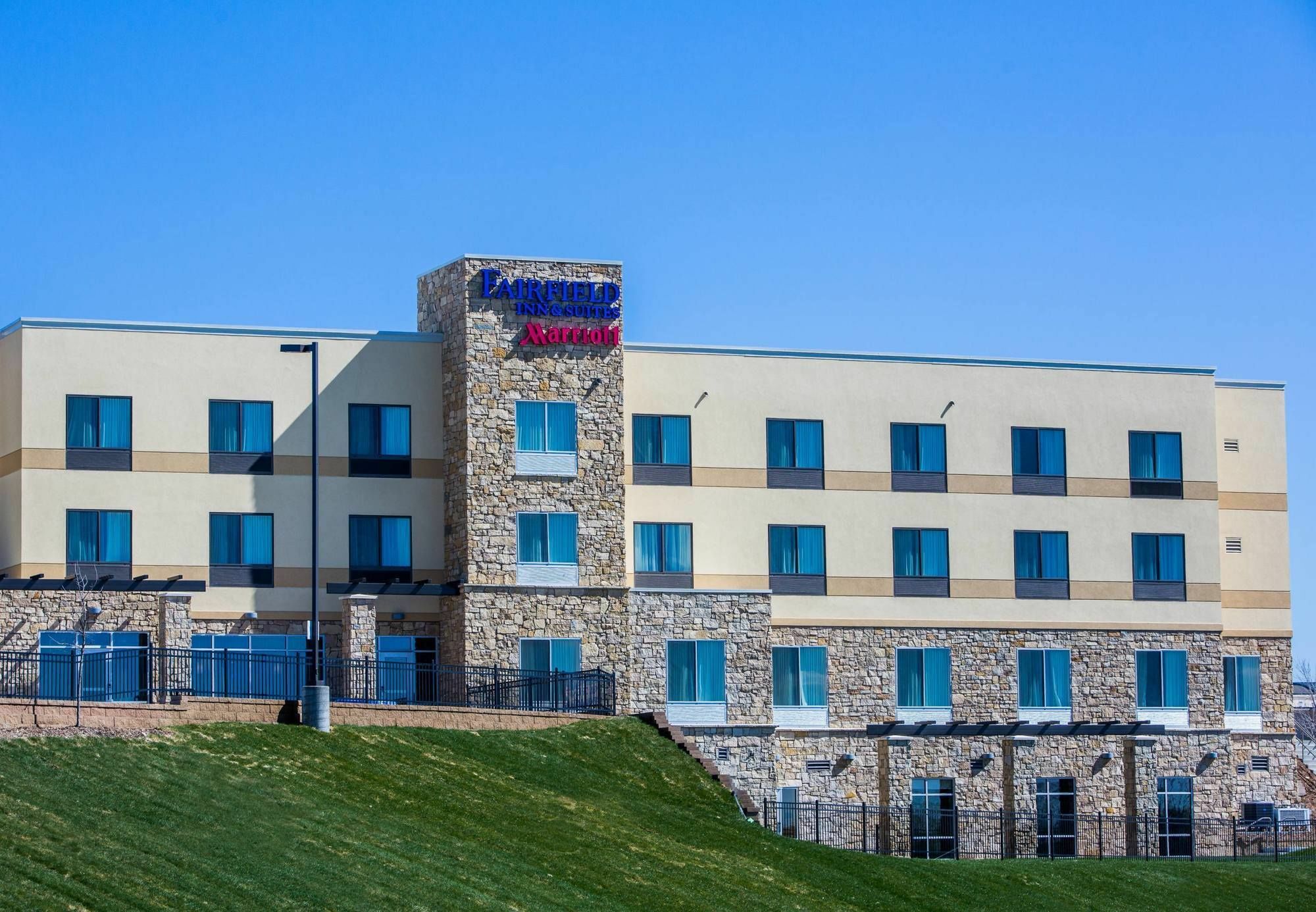 Fairfield Inn & Suites By Marriott Lincoln Southeast מראה חיצוני תמונה